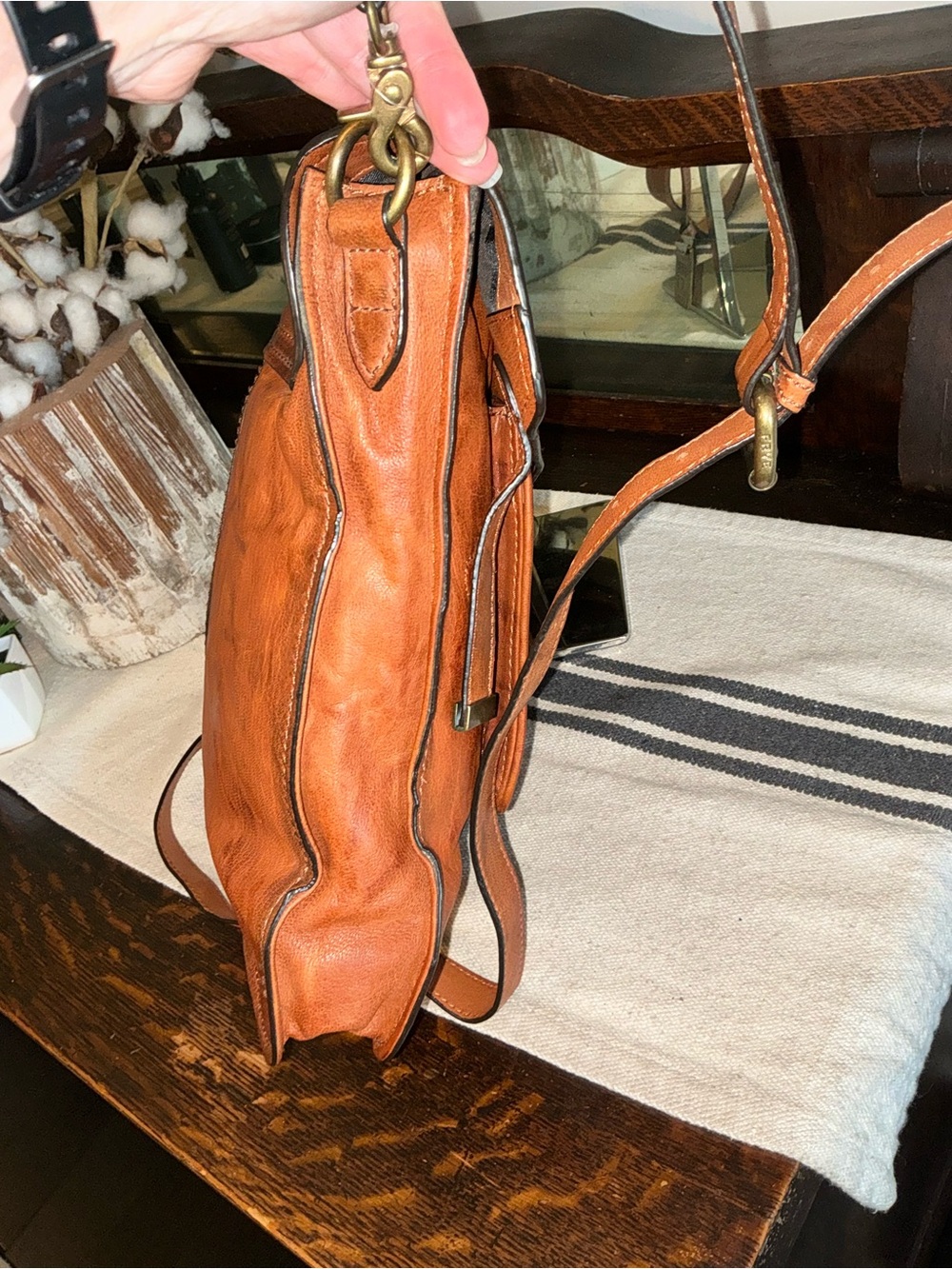 RARE Frye Leather Cameron Magazine Crossbody Bag Cognac Brown Retail $438 - Picture 5 of 12